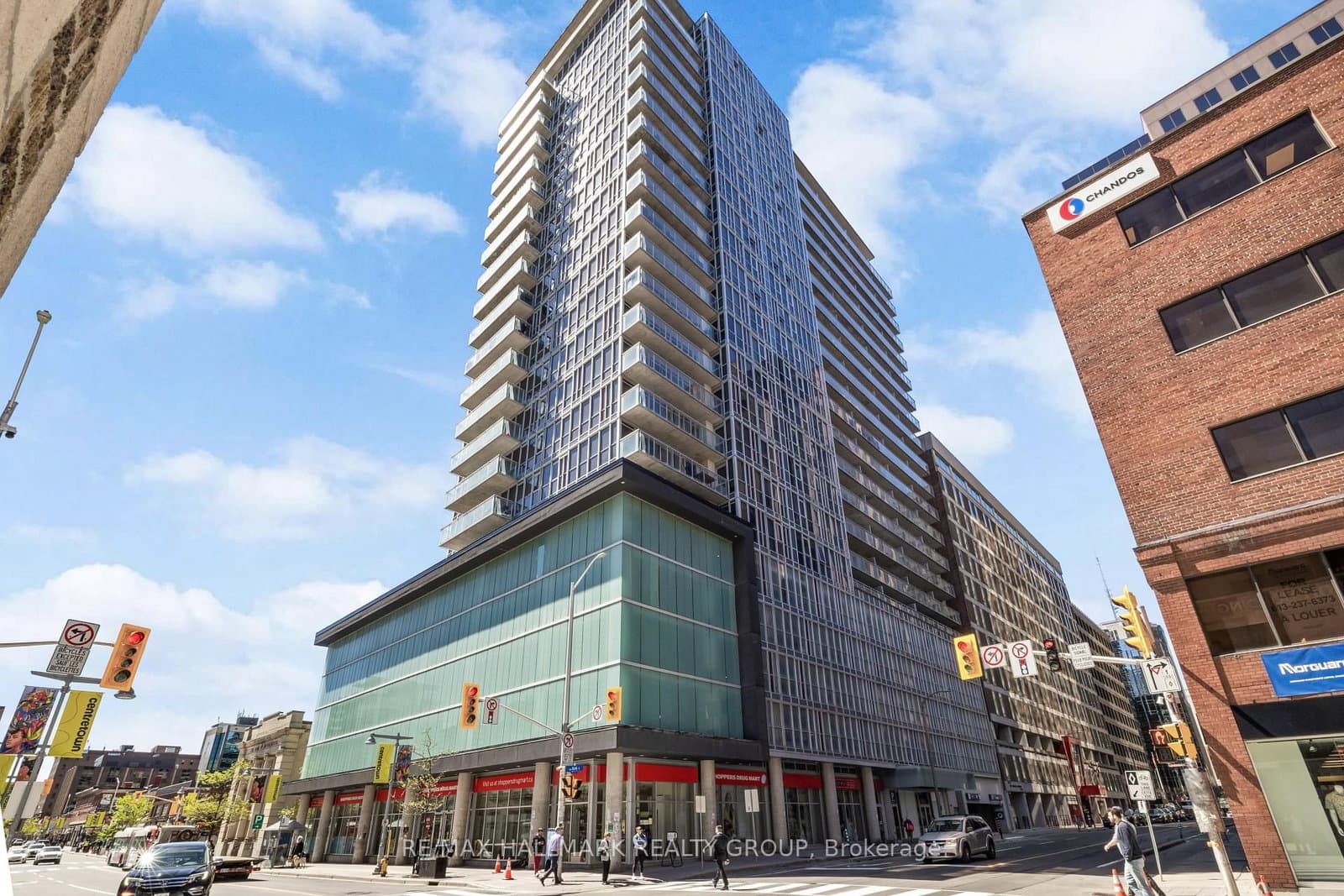 #1804 - 324 Laurier Avenue W