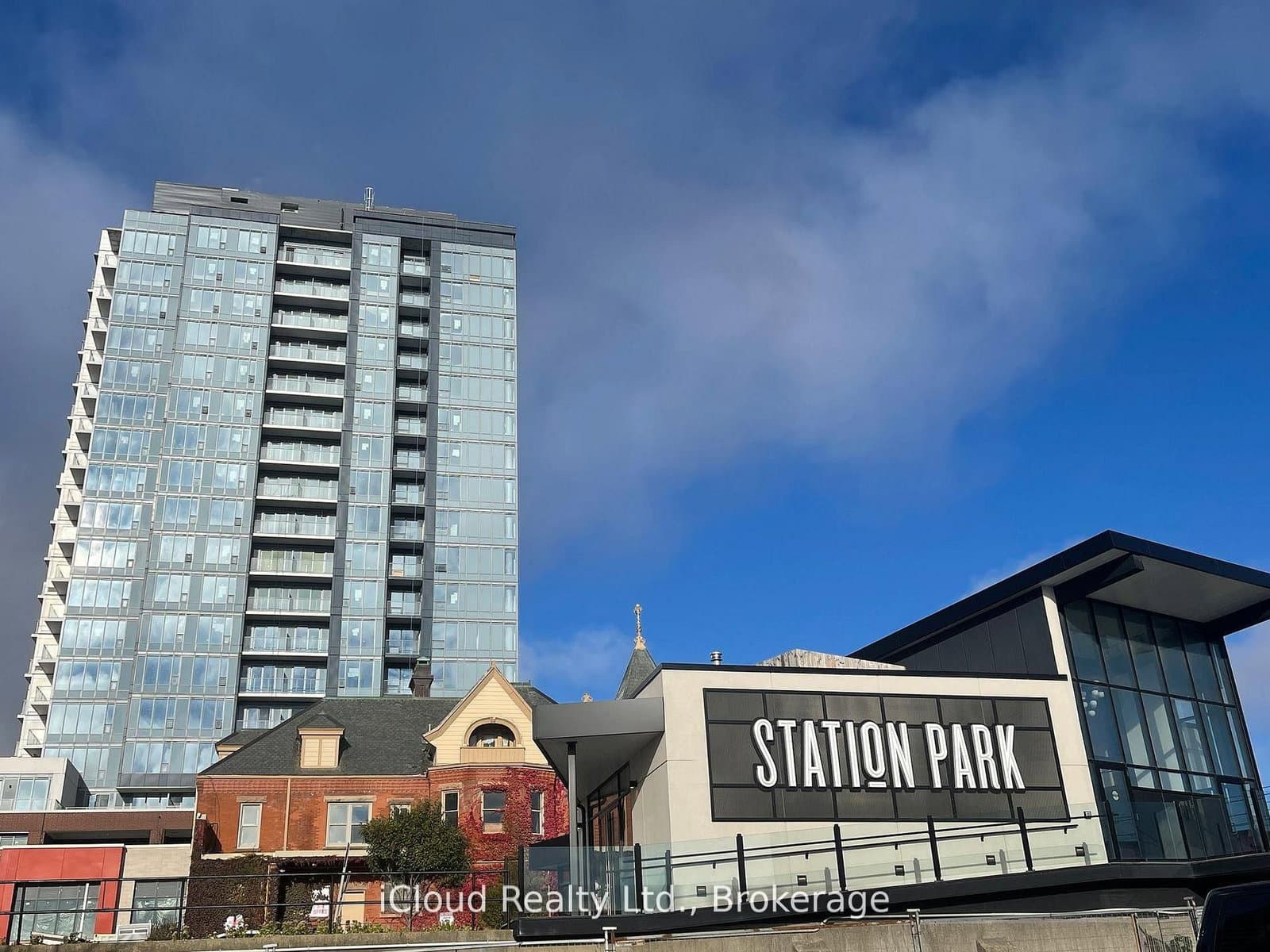 #202 - 5 Wellington Street