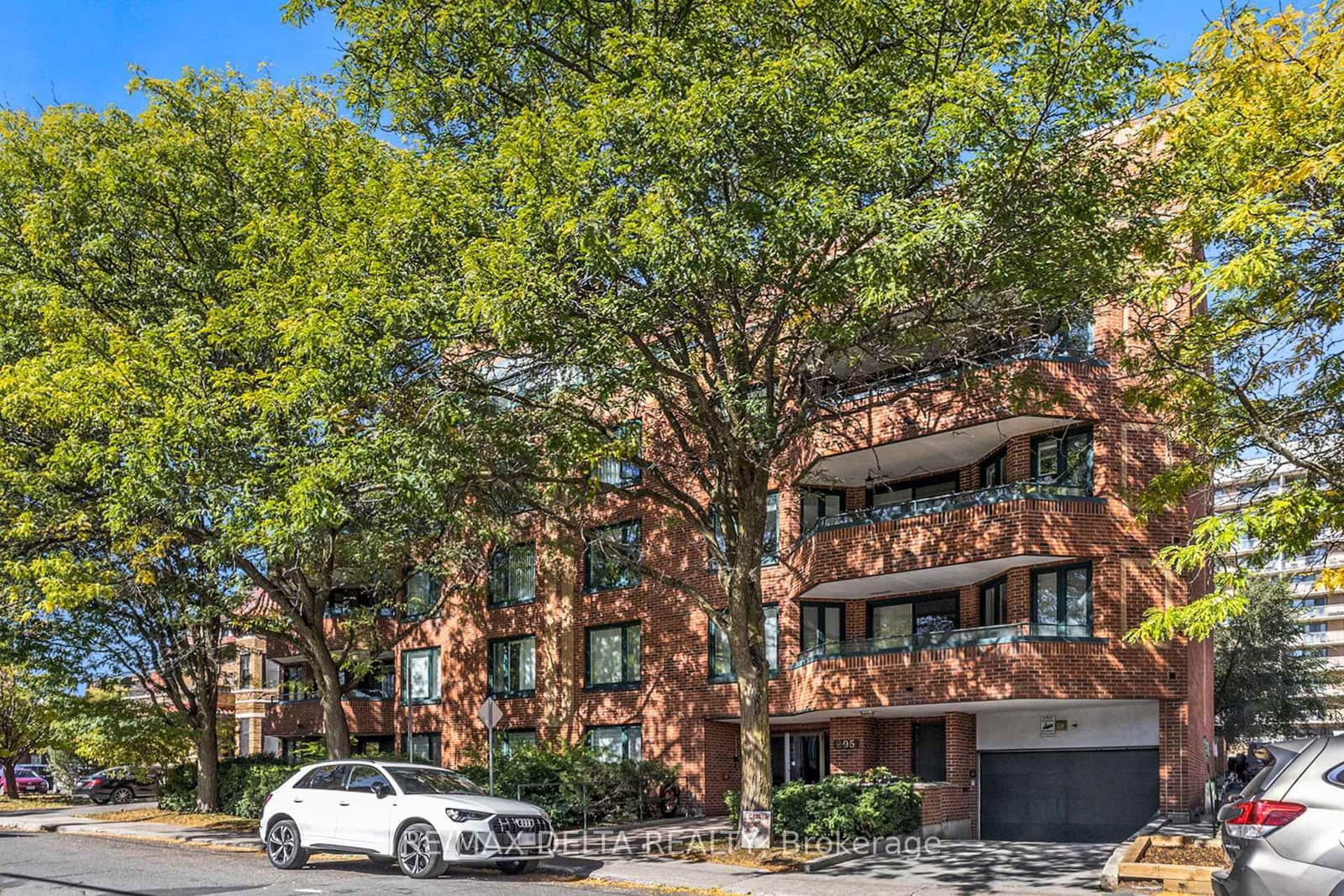 #304 - 295 Gilmour Street