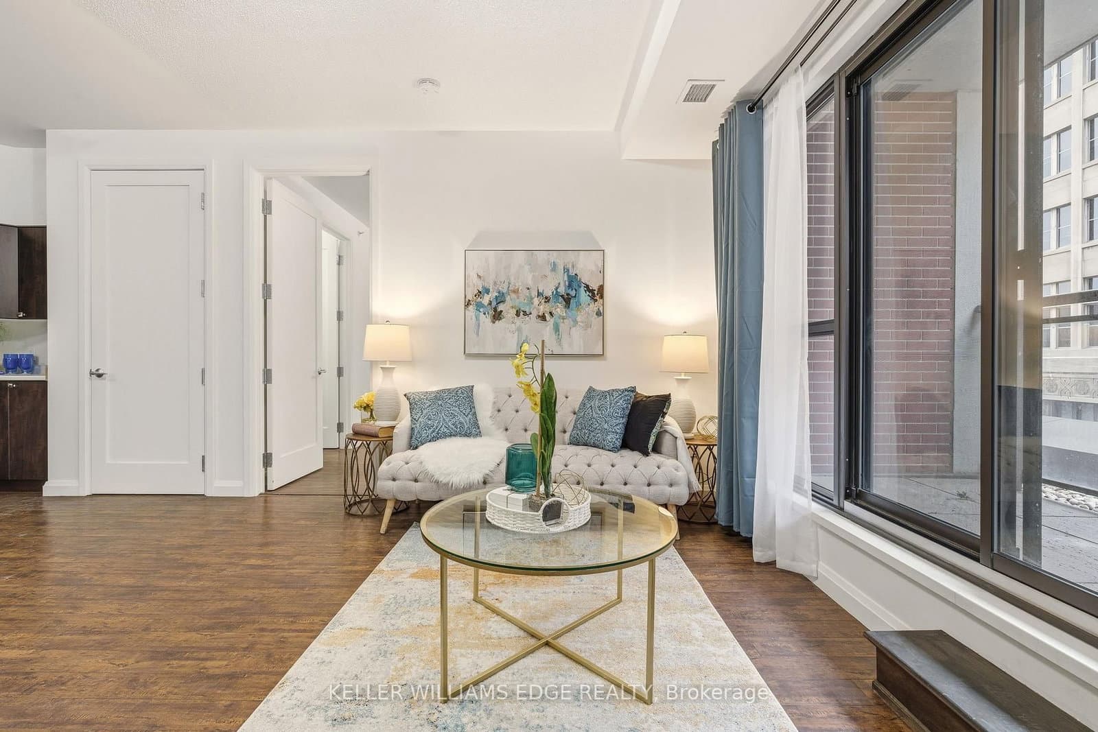 #408 - 112 King Street E