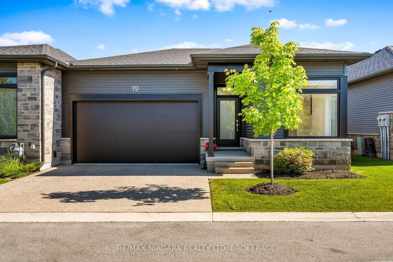 8974 Willoughby Drive, Unit 19
