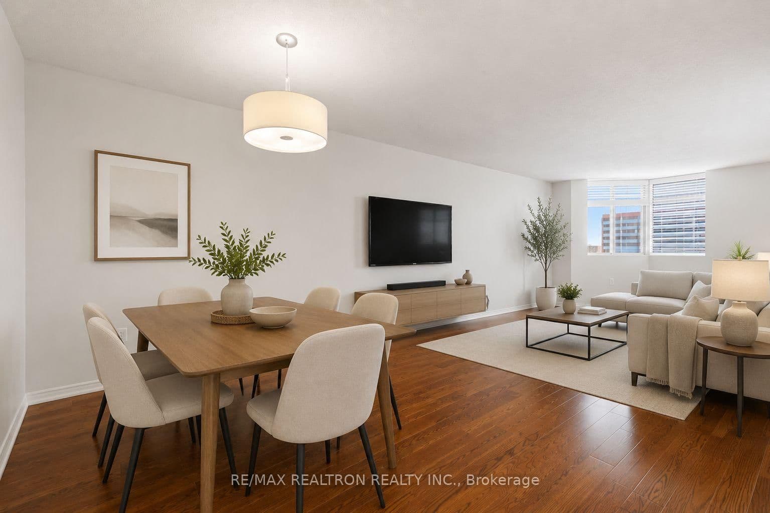 #1006 - 695 Richmond Street