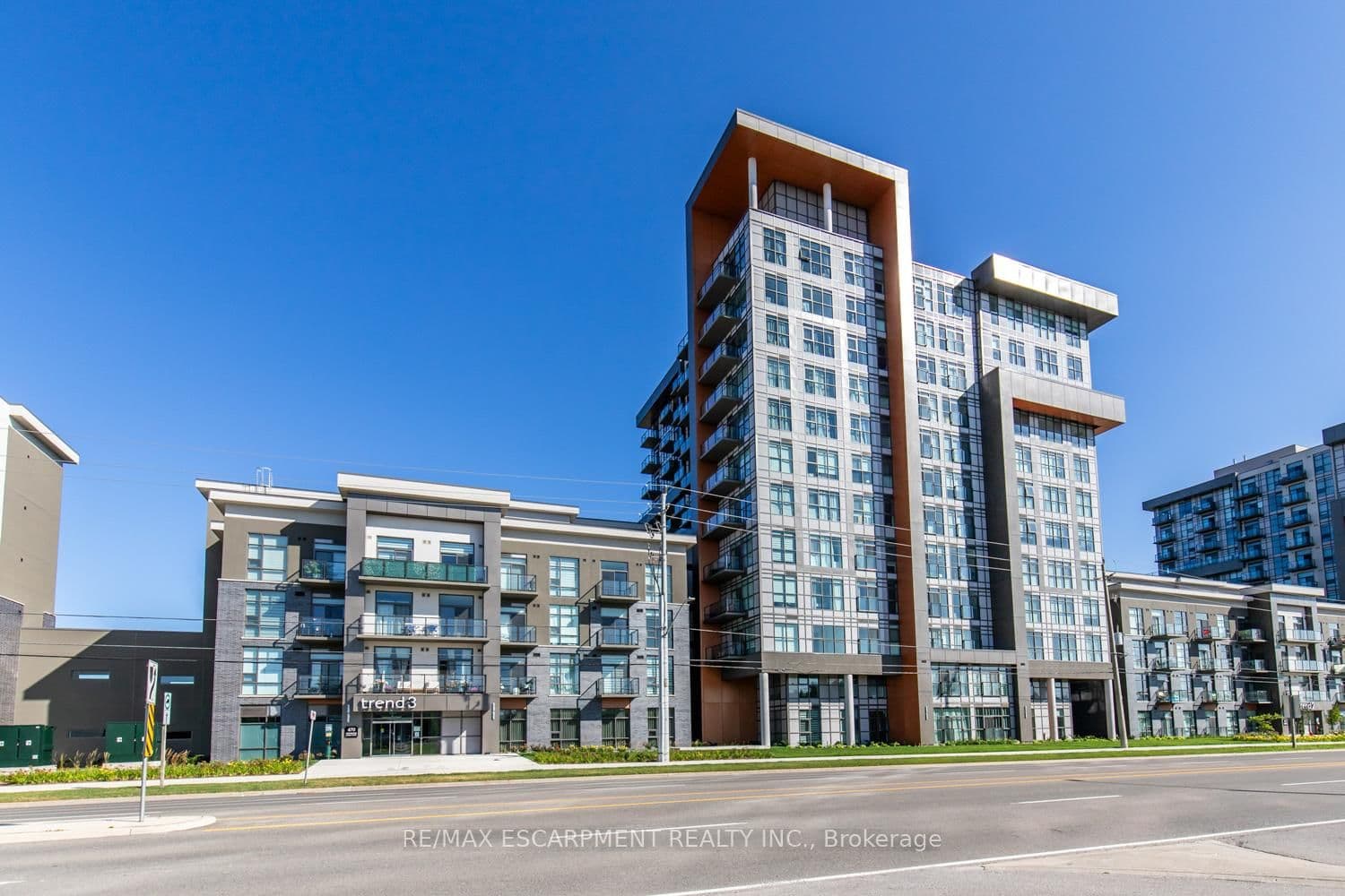 #804 - 470 Dundas Street E