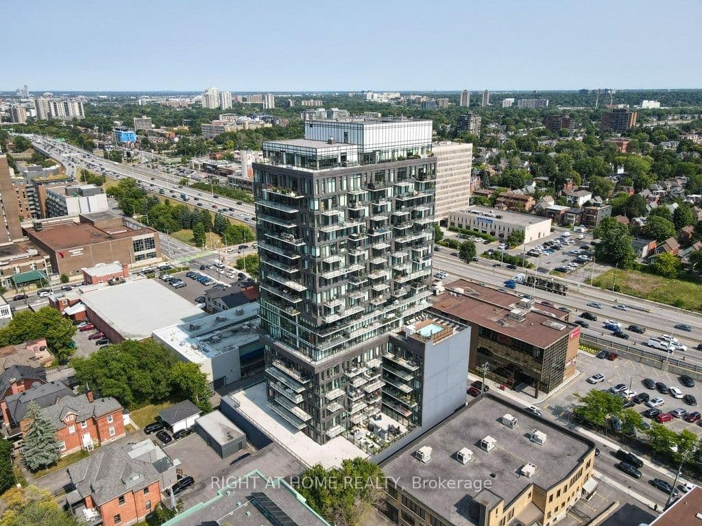 #310 - 203 Catherine Street