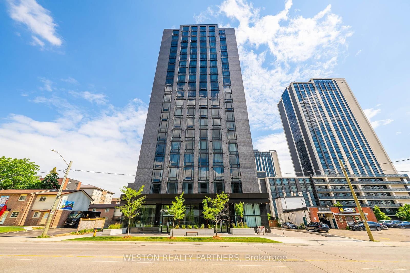 #233 - 145 Columbia Street W