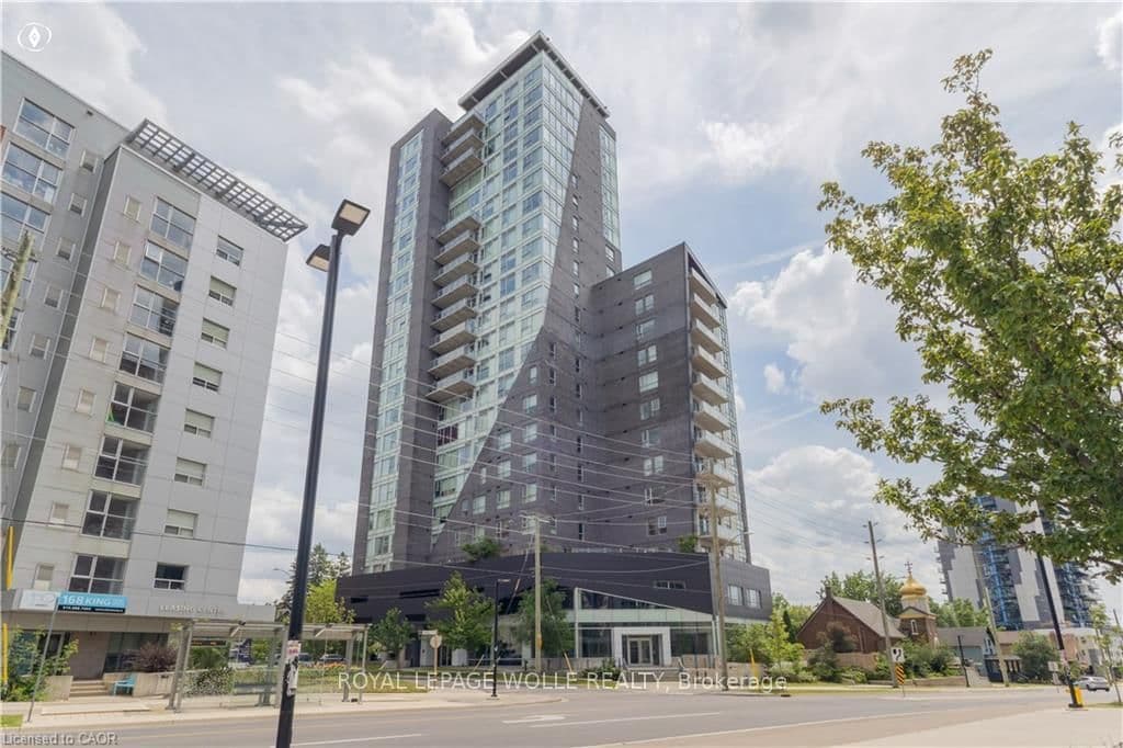 #2101 - 158 King Street N