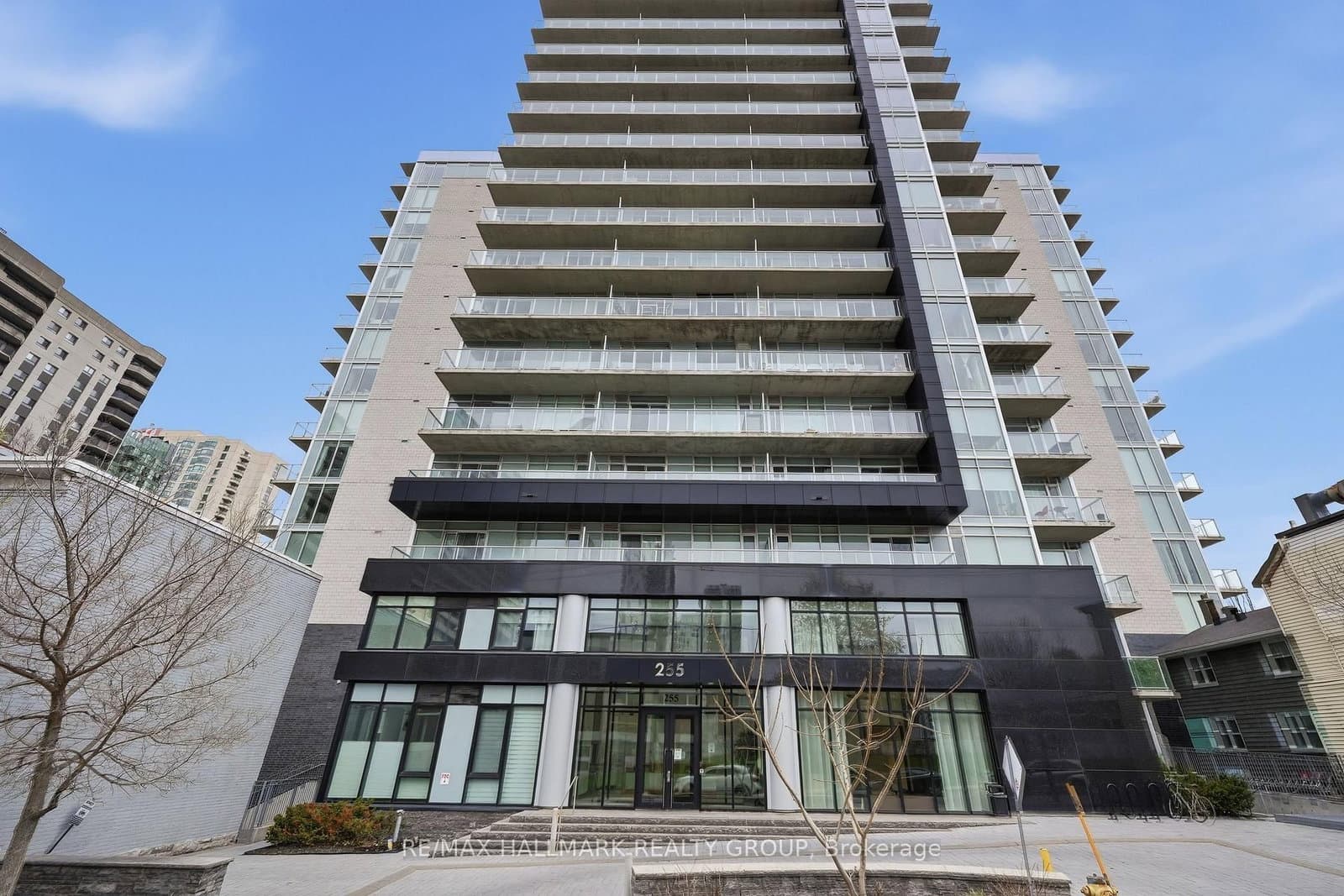 #106 - 255 Bay Street