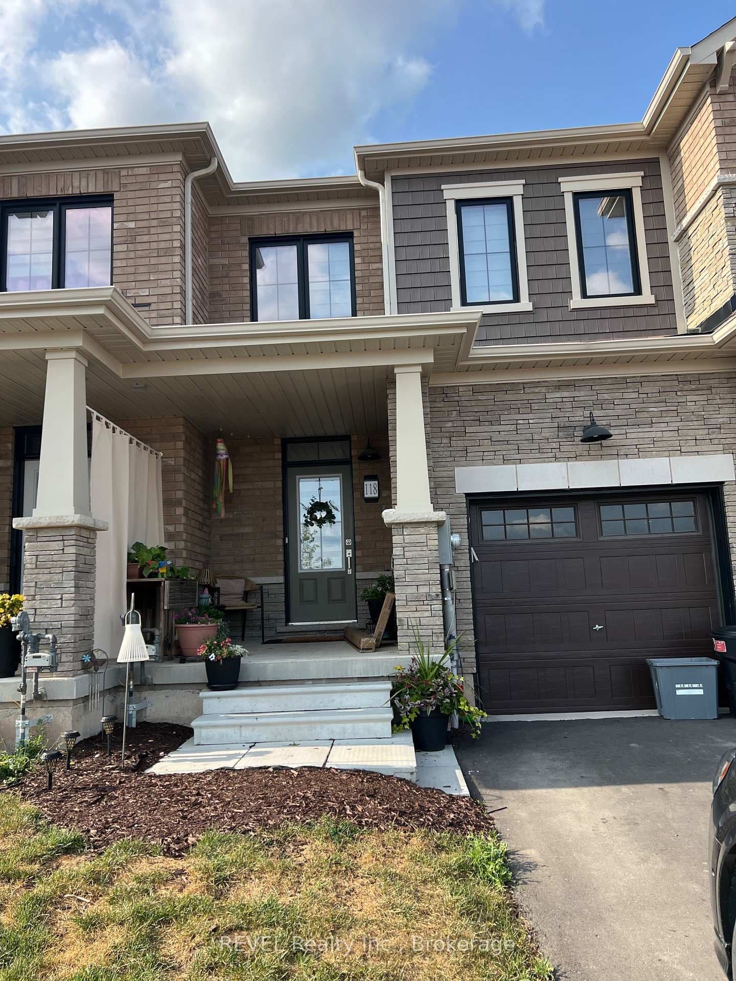 118 Varsity Drive