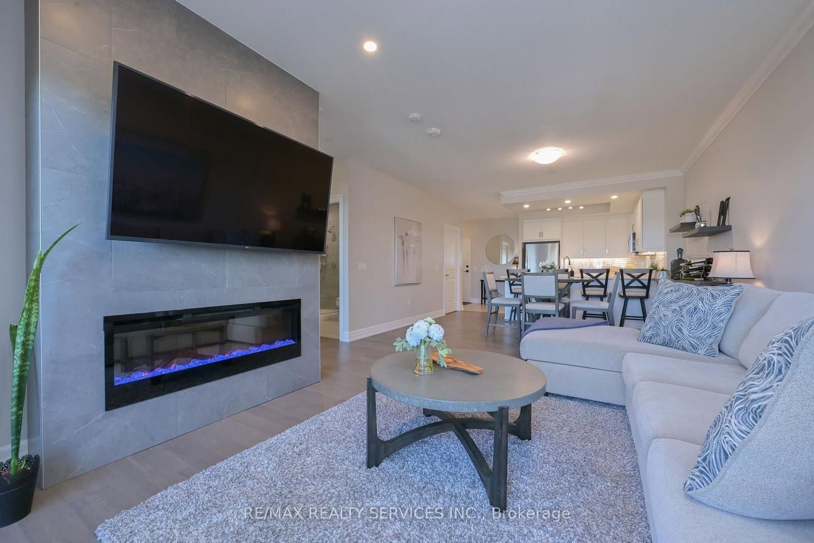 1878 GORDON Street, Unit 809