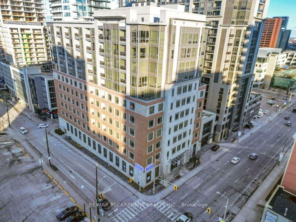150 Main Street W, Unit 810