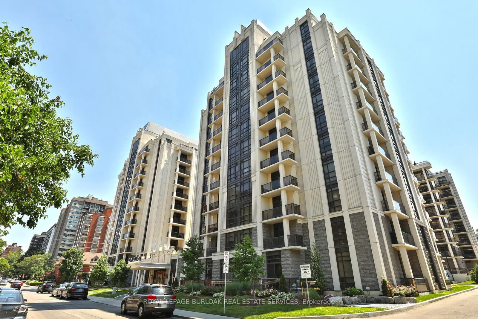 85 Robinson Street, Unit 303