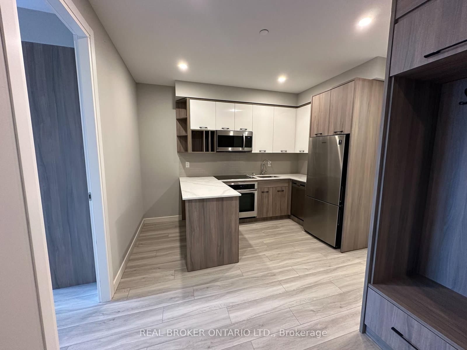 20 George Street, Unit 3203