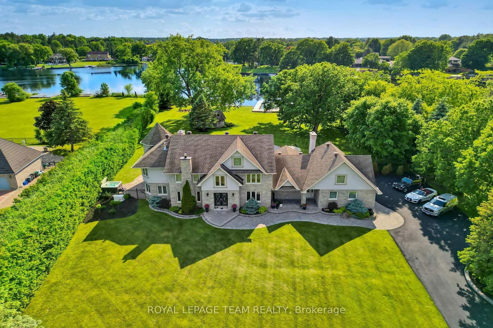 1280 ROYAL PALM Crescent