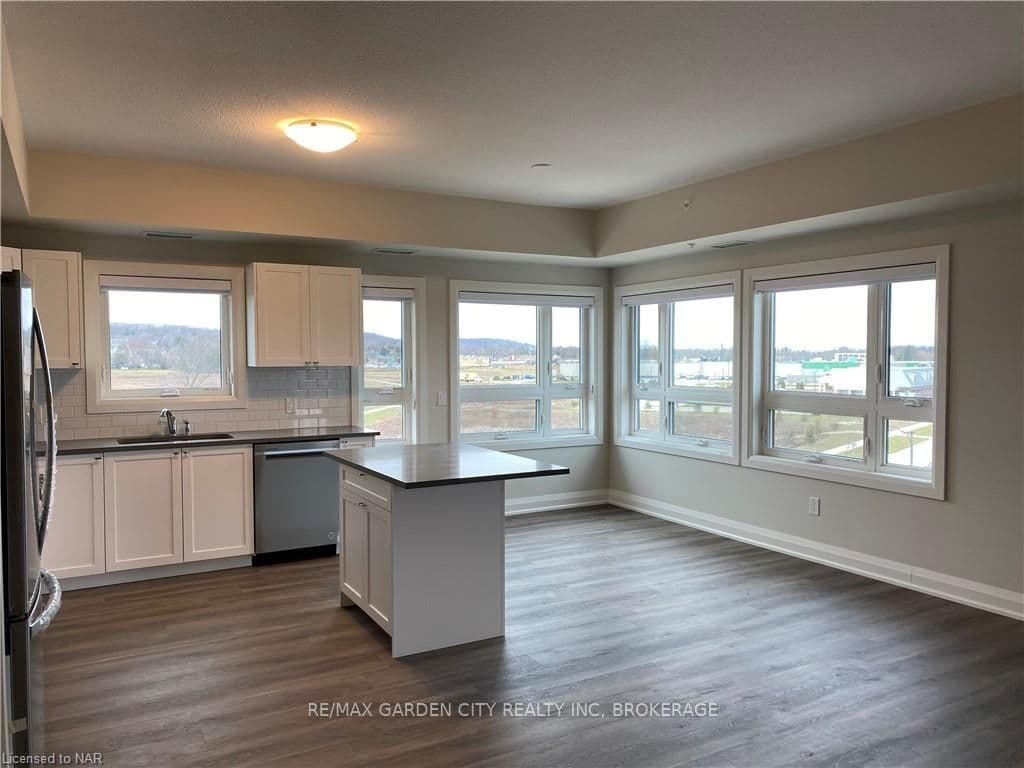 120 SUMMERSIDES Boulevard, Unit 404