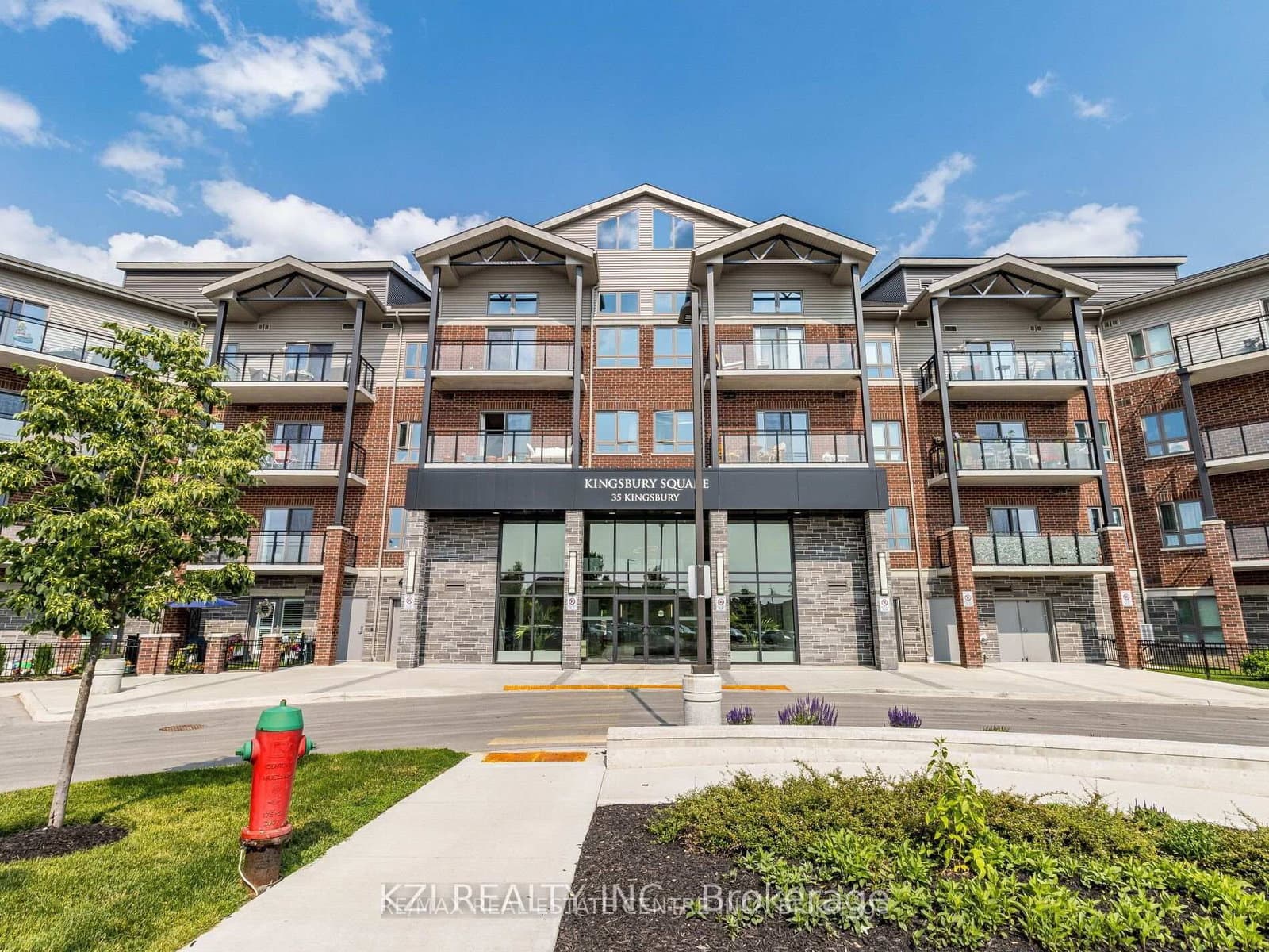 35 Kingsbury Square N, Unit 222