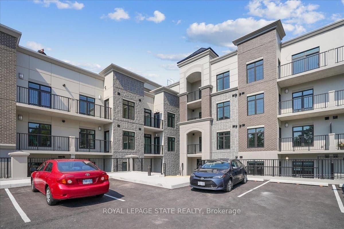 153 Wilson Street W, Unit 213