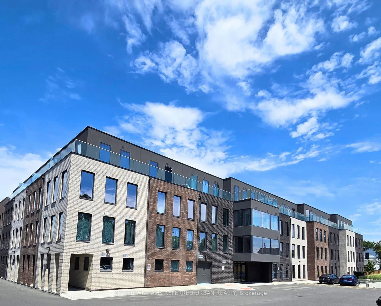 325 University Avenue W, Unit 404