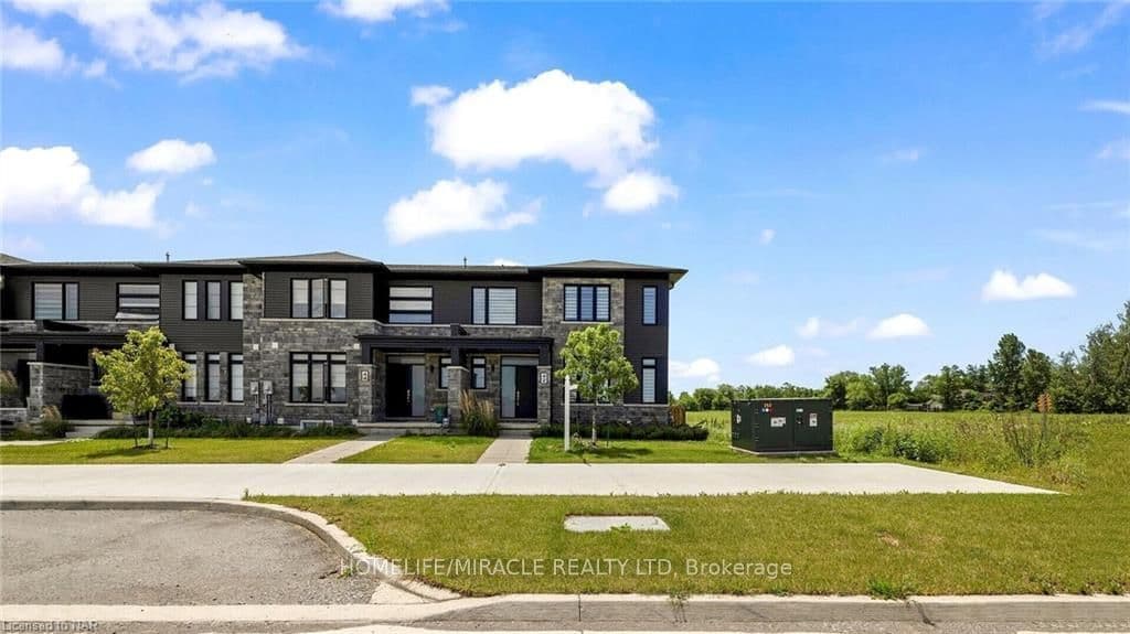 42 SUMMERSIDES Boulevard