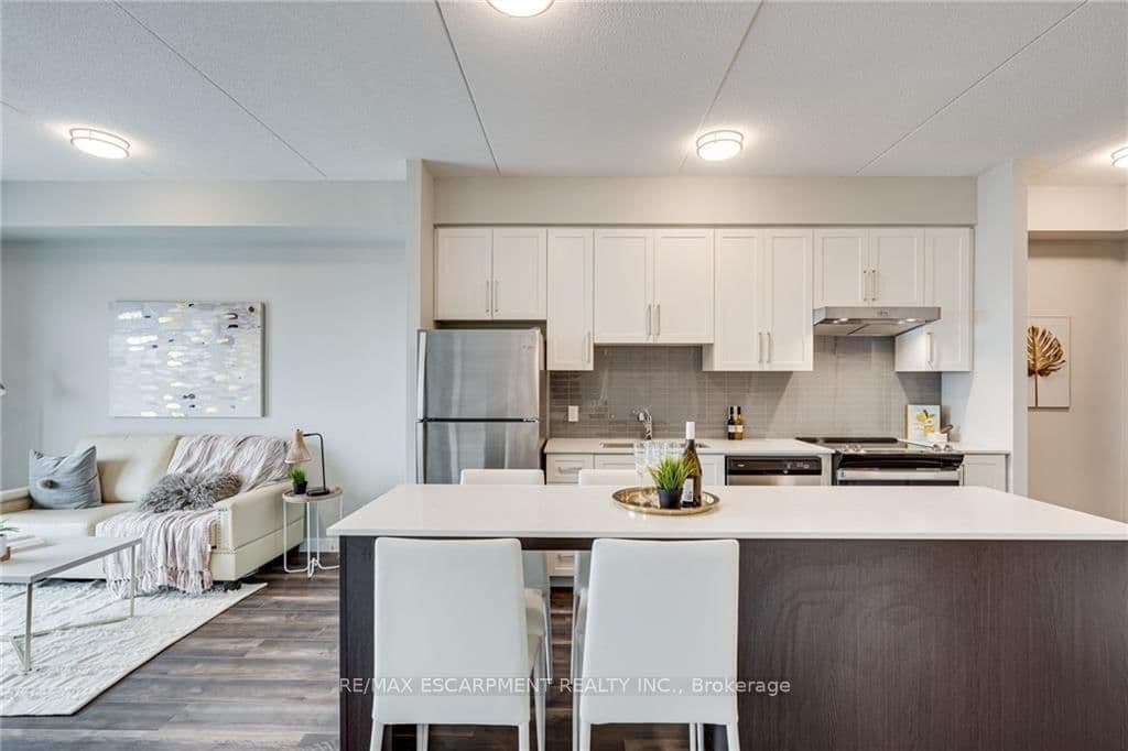 15 QUEEN Street S, Unit 1712