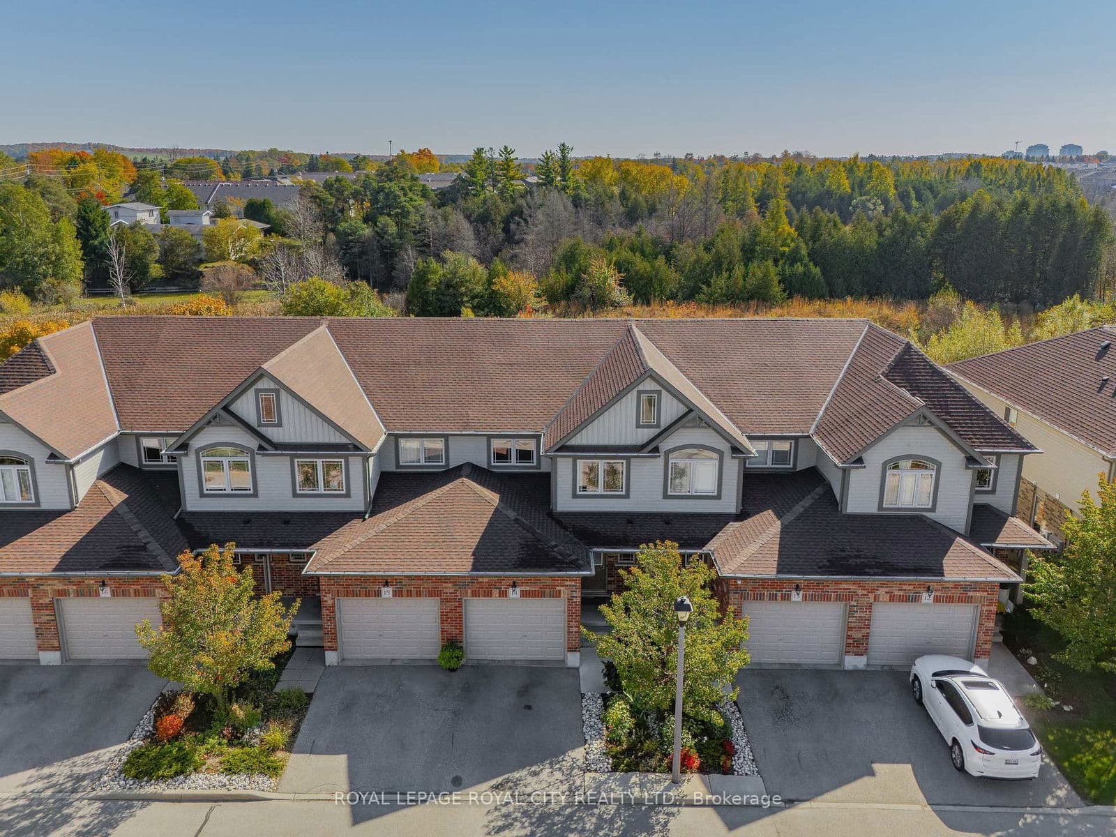 355 Macalister Boulevard, Unit 14