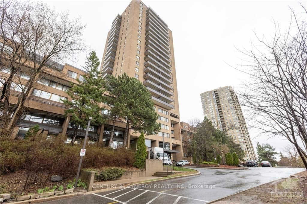 515 ST LAURENT Boulevard, Unit 1107