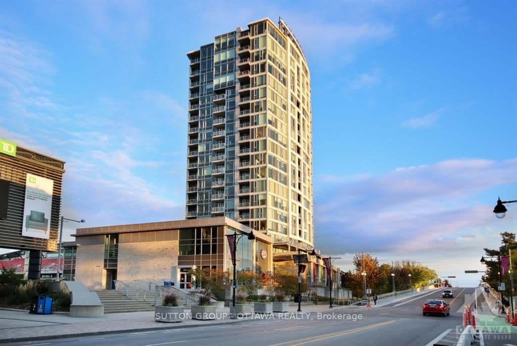 1035 BANK Street, Unit 1702
