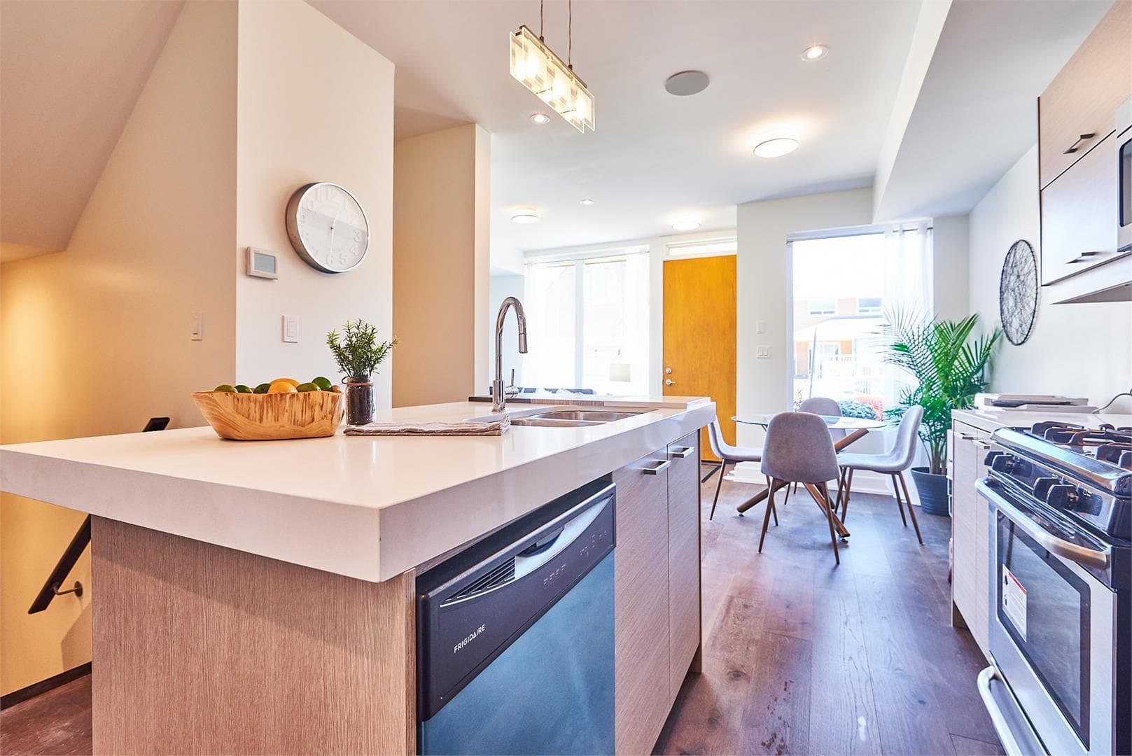 Towns on Curzon - Image 15