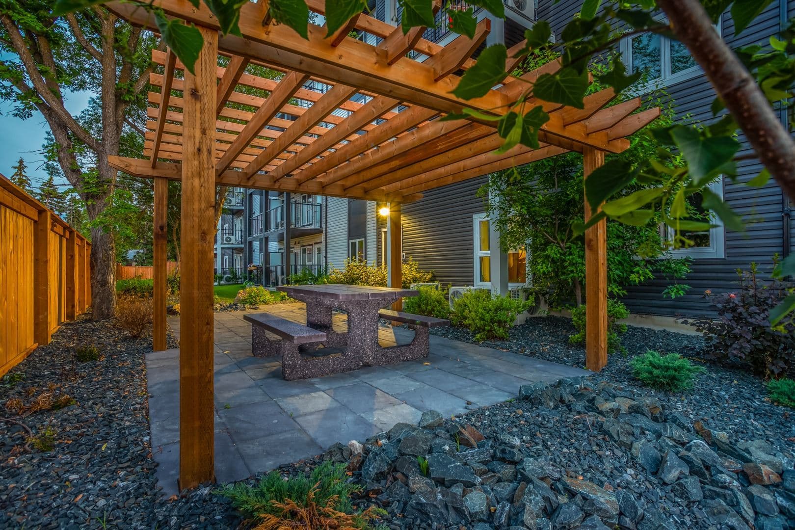 The Charles Condos - Image 4