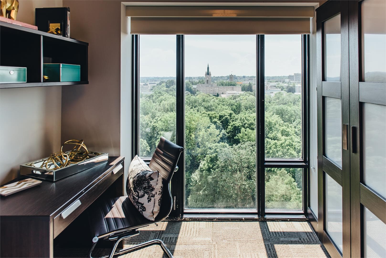 Society Condo Residences - Image 10