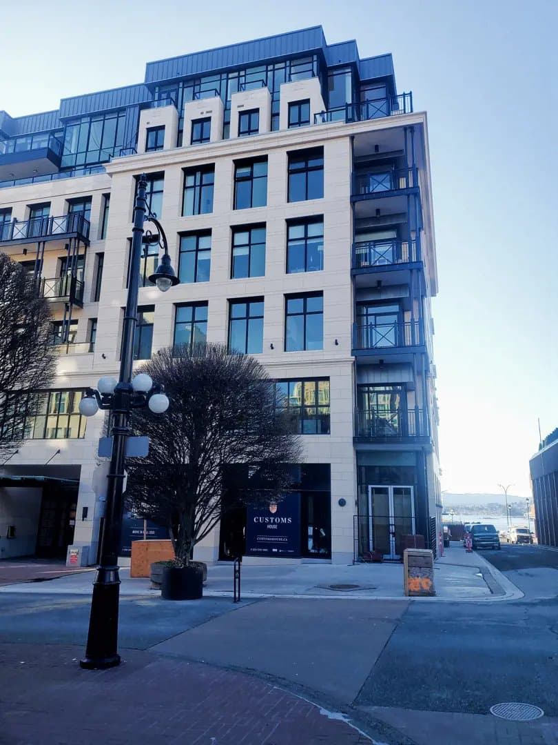 Customs House Condos - Image 5