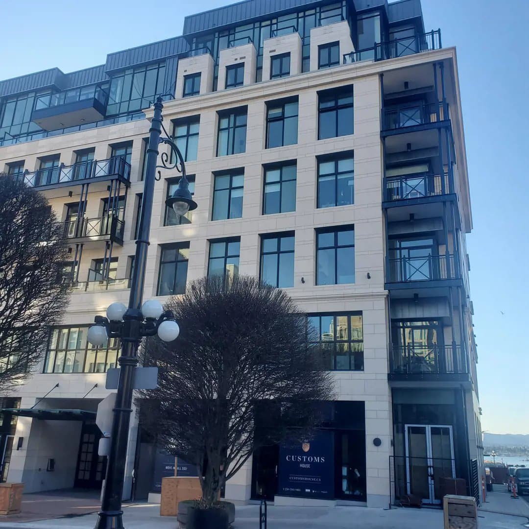 Customs House Condos - Image 7