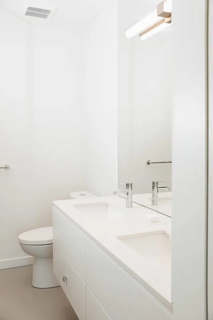 Rotunda Condos - Image 16