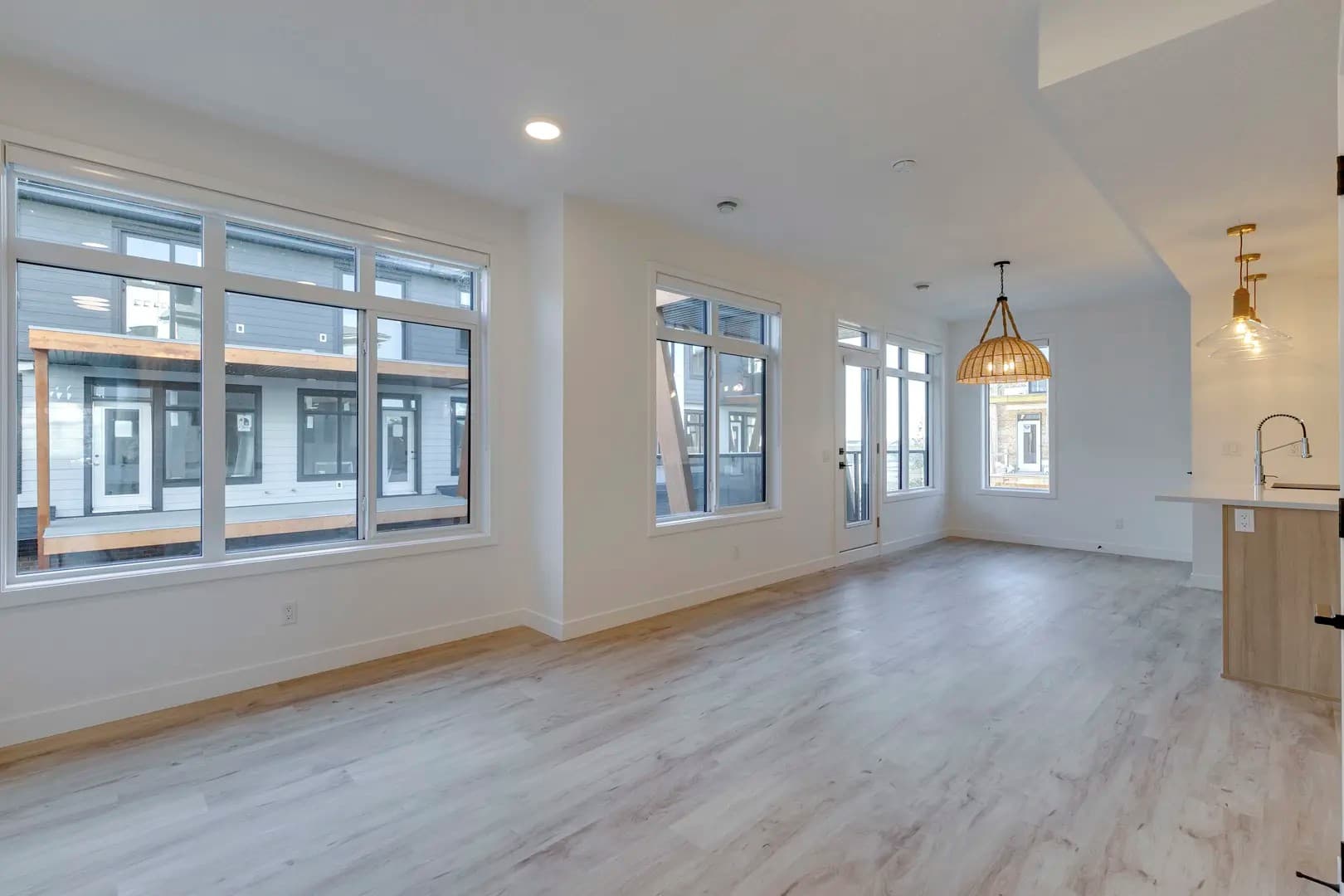 Seton 116 Towns - Image 11